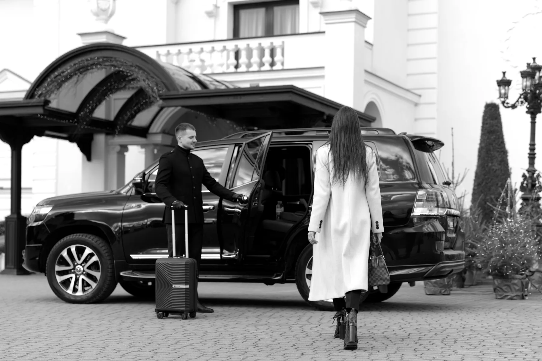 Команда та автопарк 4Trans — преміальний трансфер